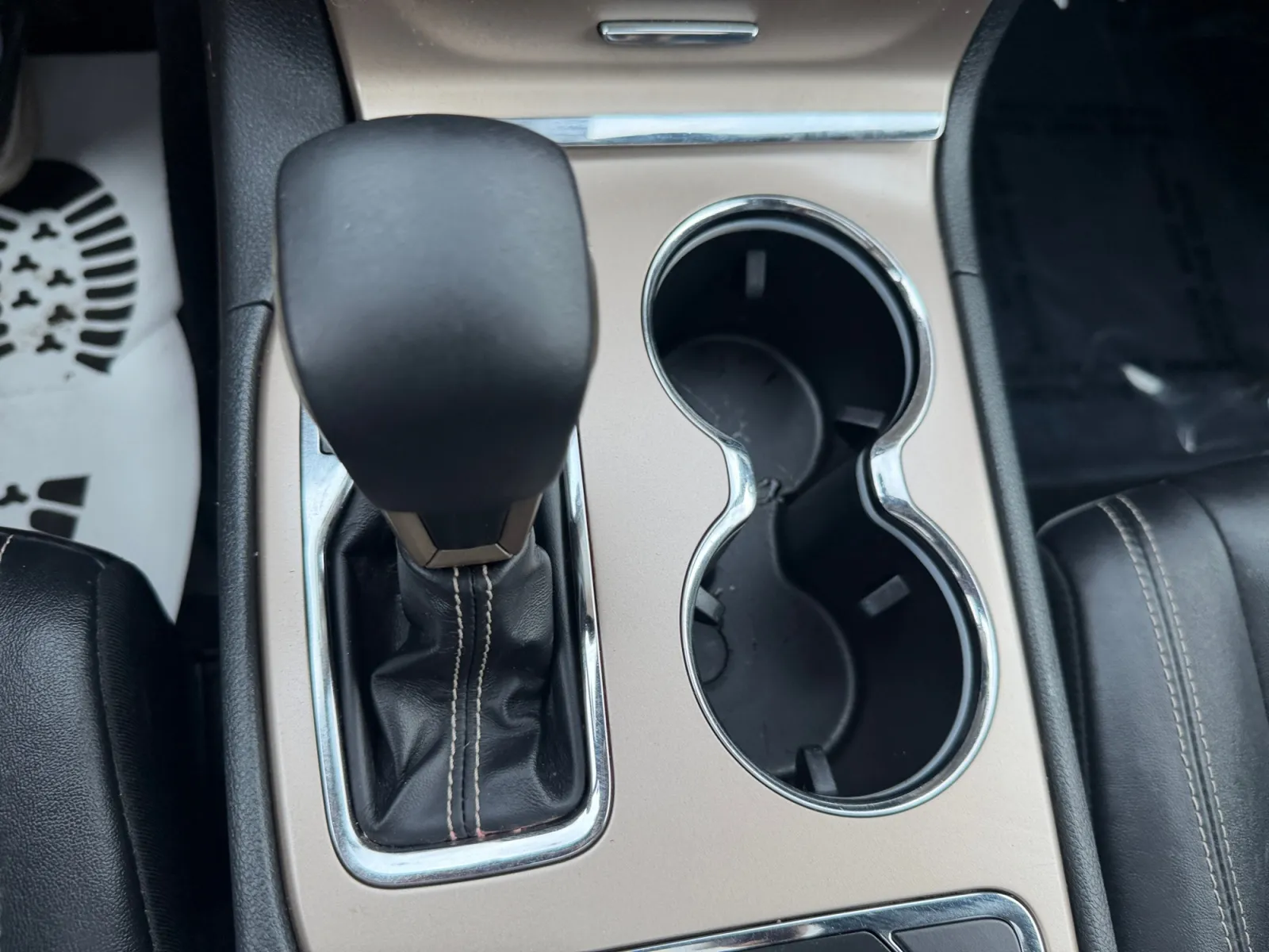 Jeep Grand Cherokee photo 23