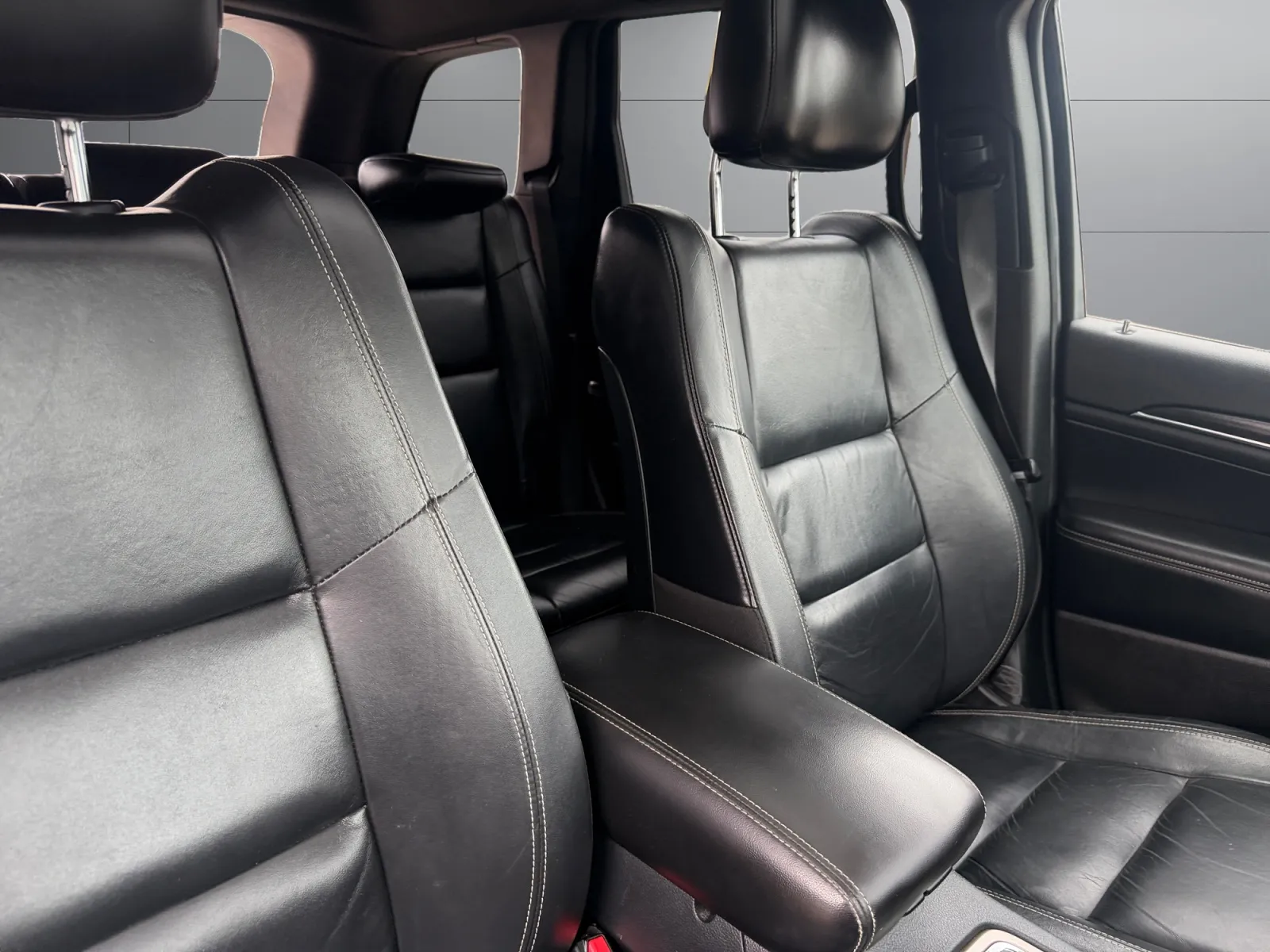 Jeep Grand Cherokee photo 18