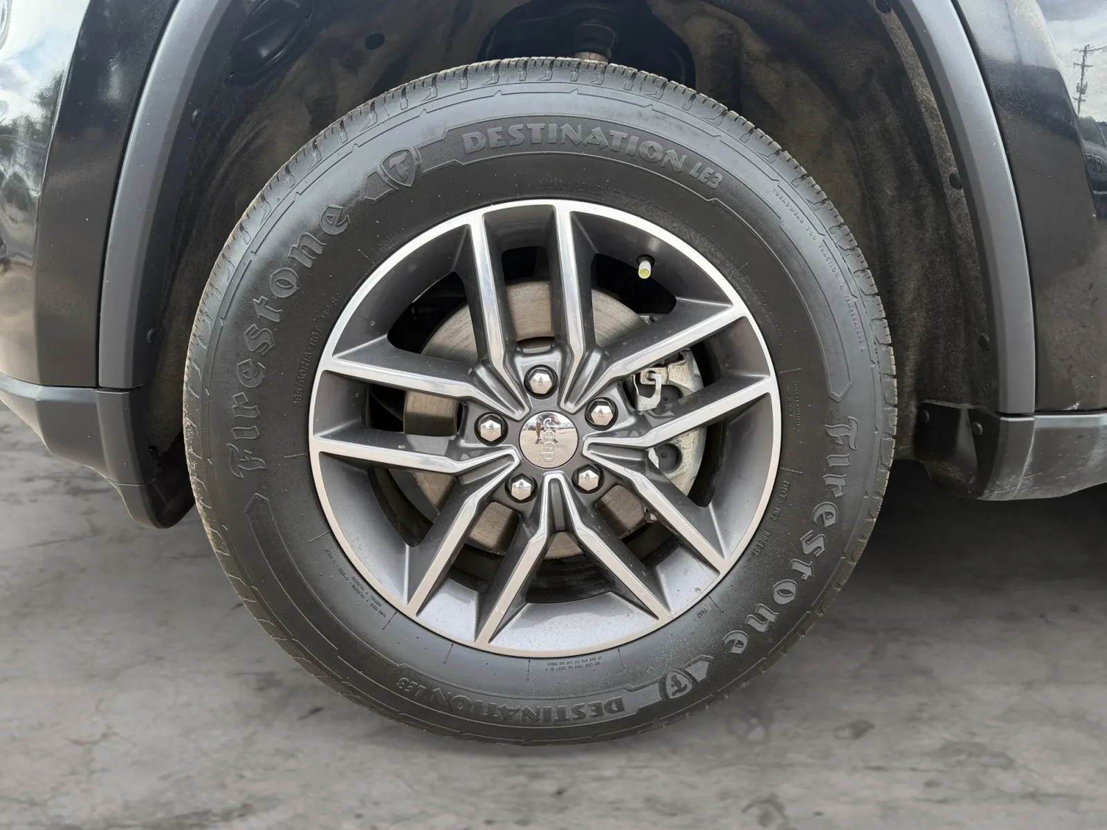 Jeep Grand Cherokee photo 9