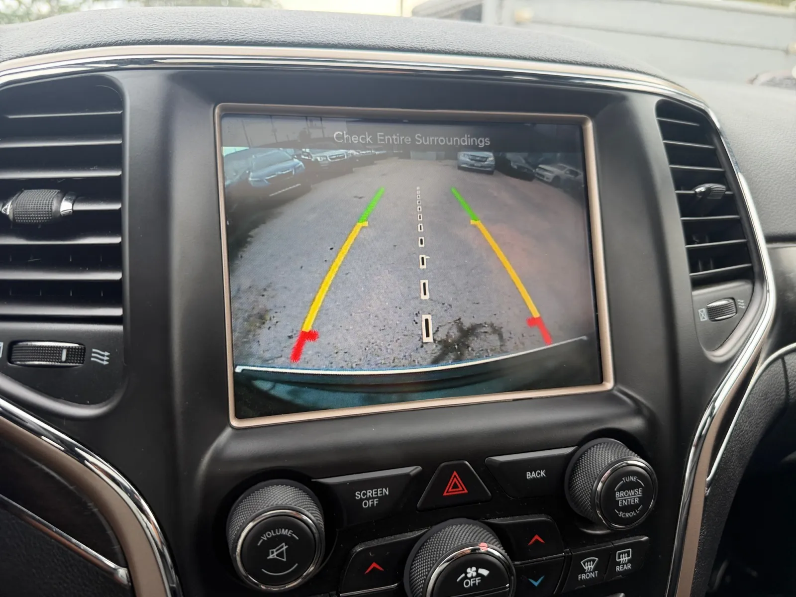 Jeep Grand Cherokee photo 22