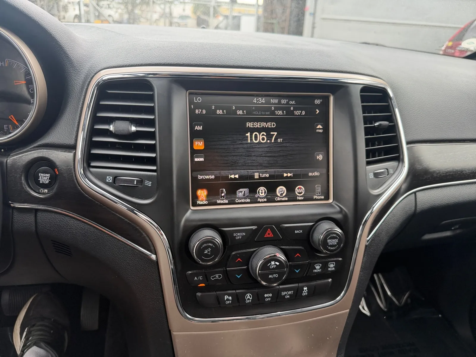 Jeep Grand Cherokee photo 21