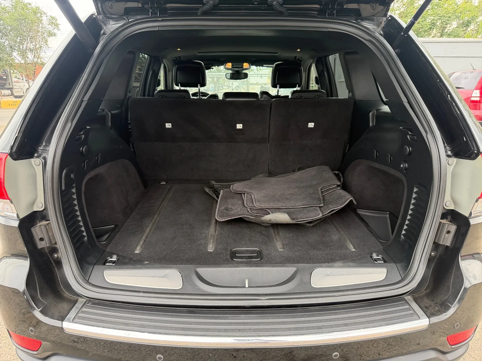 Jeep Grand Cherokee photo 19