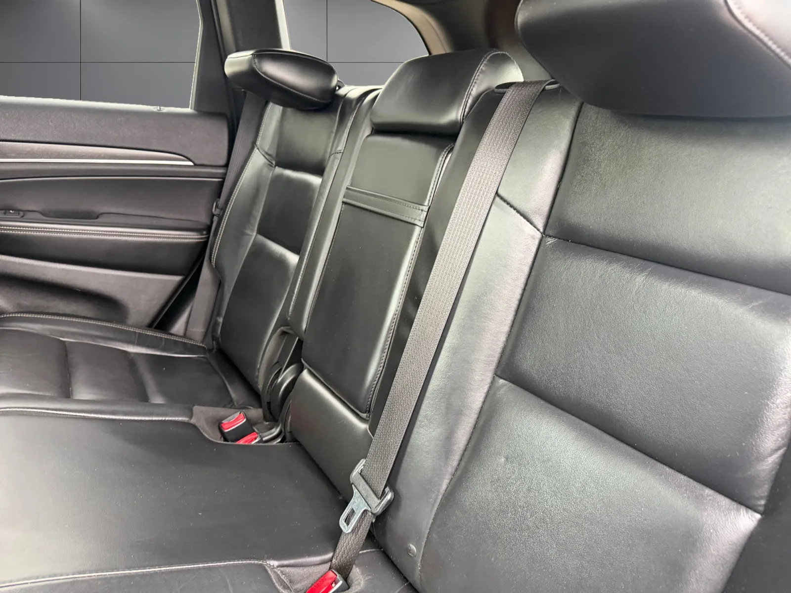 Jeep Grand Cherokee photo 16