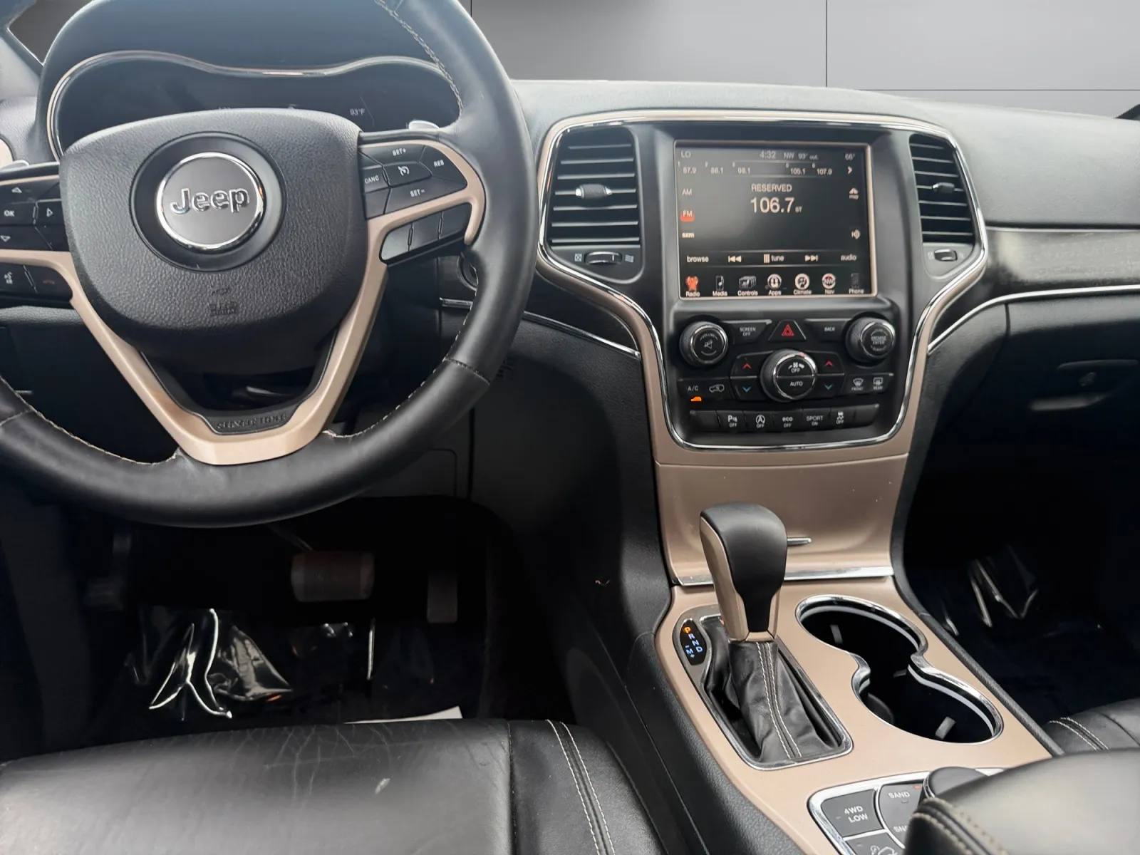 Jeep Grand Cherokee photo 12