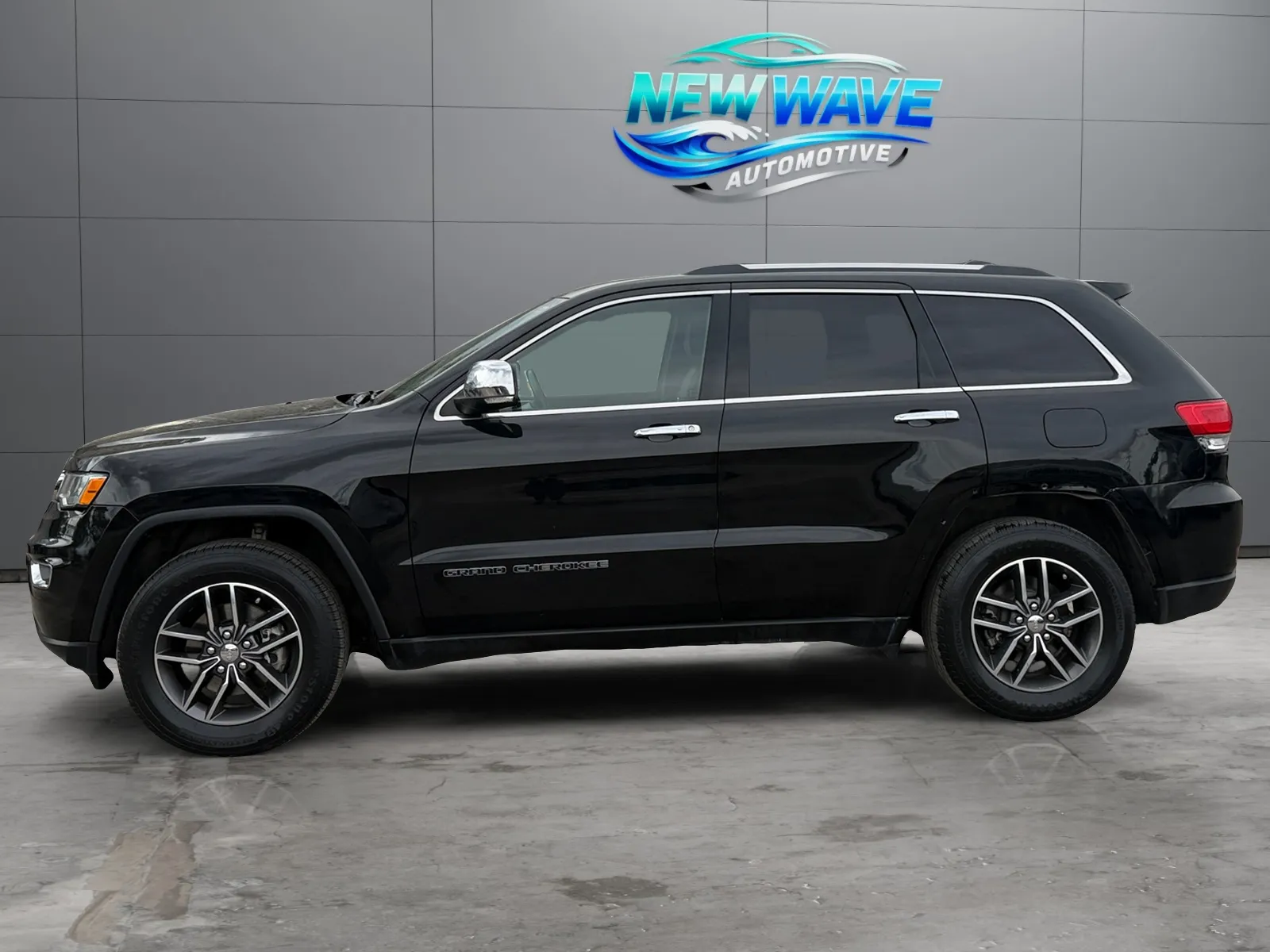 Jeep Grand Cherokee photo 2