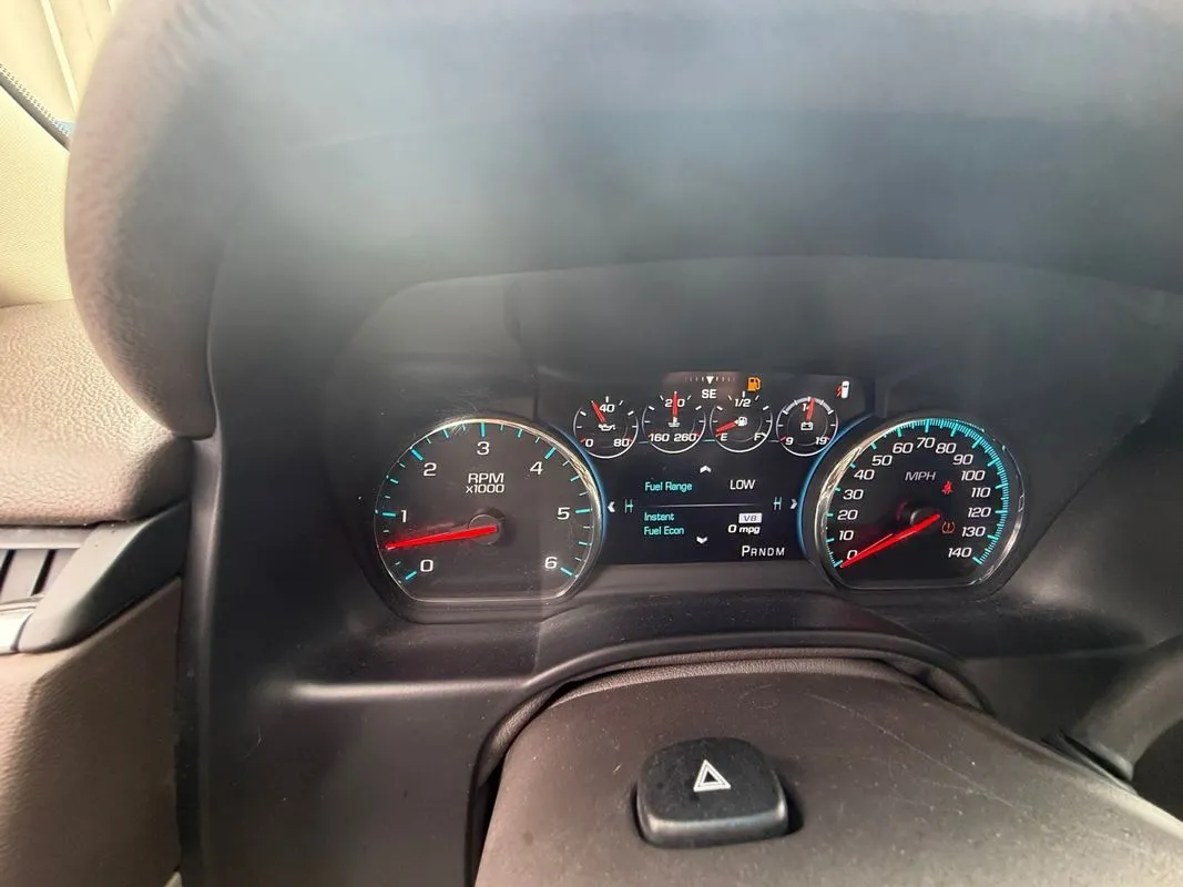 Chevrolet Suburban photo 14