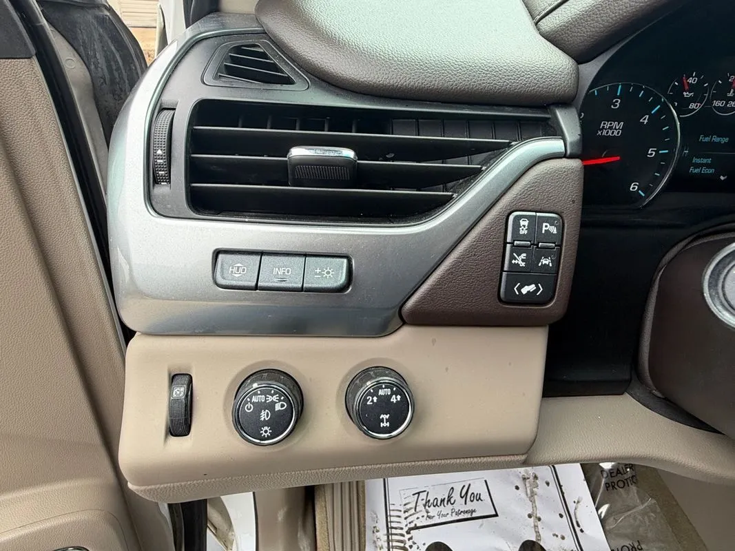 Chevrolet Suburban photo 24