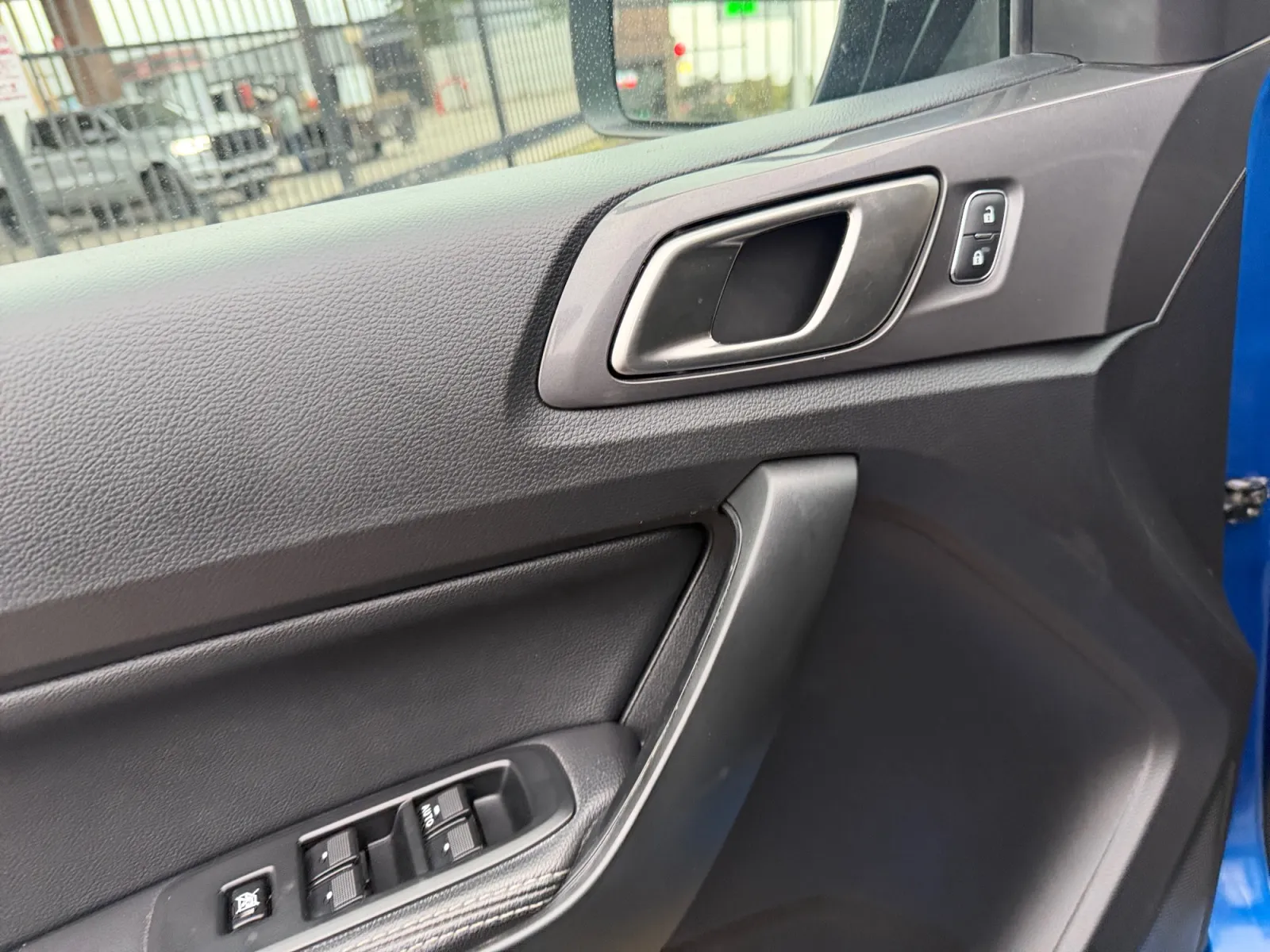 Ford Ranger photo 11