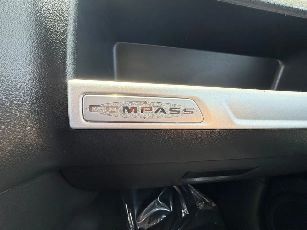 Jeep Compass photo 24