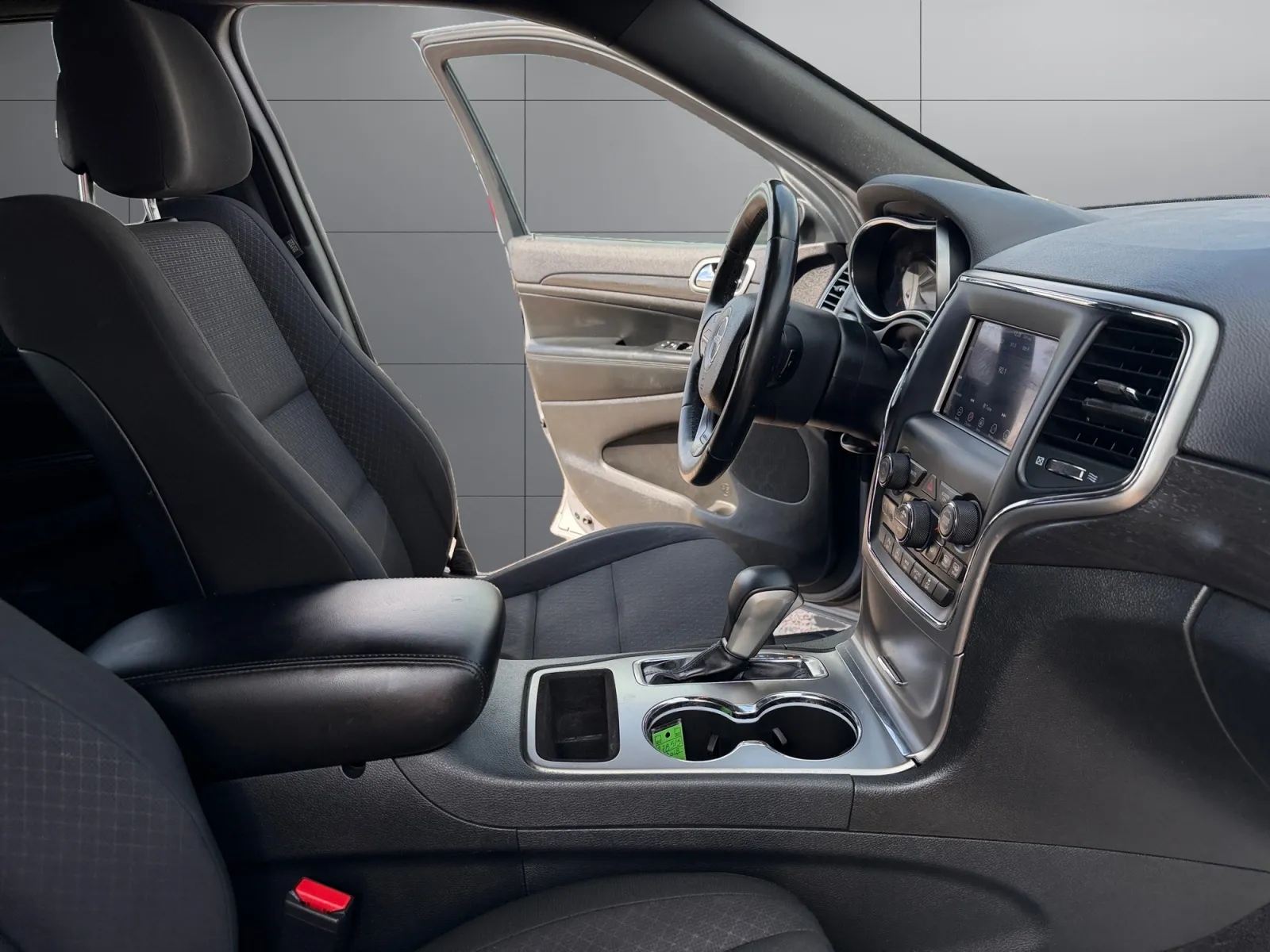 Jeep Grand Cherokee photo 17