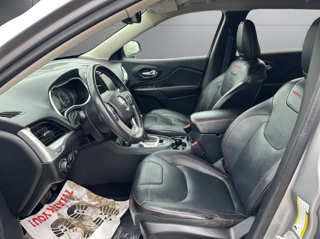 Jeep Cherokee photo 10