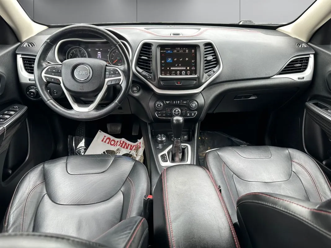 Jeep Cherokee photo 12