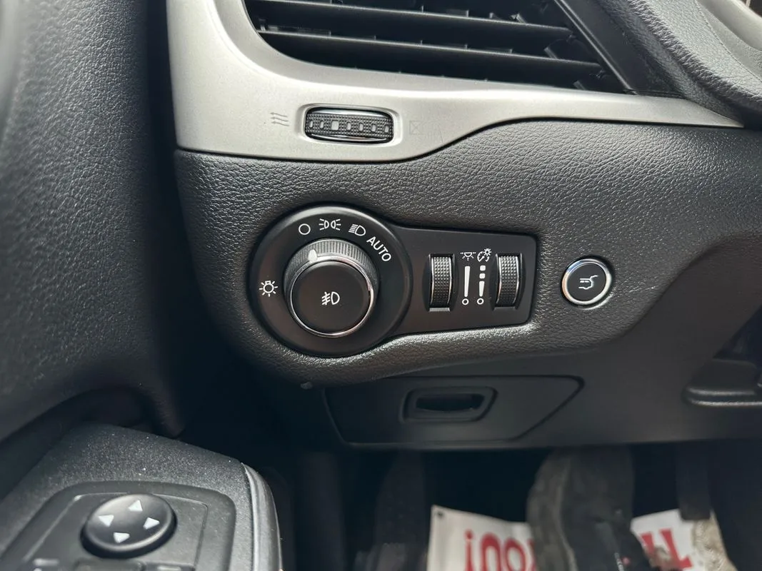Jeep Cherokee photo 24