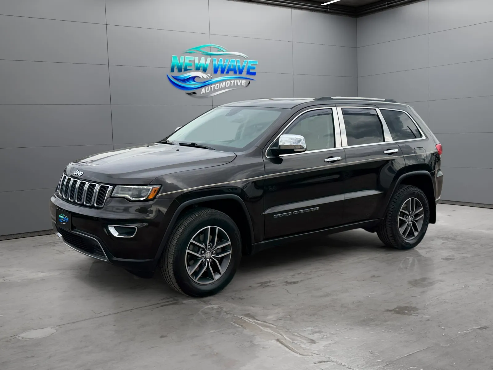Black 2017 Jeep Grand Cherokee Limited 4x4 for sale in Denver, CO
