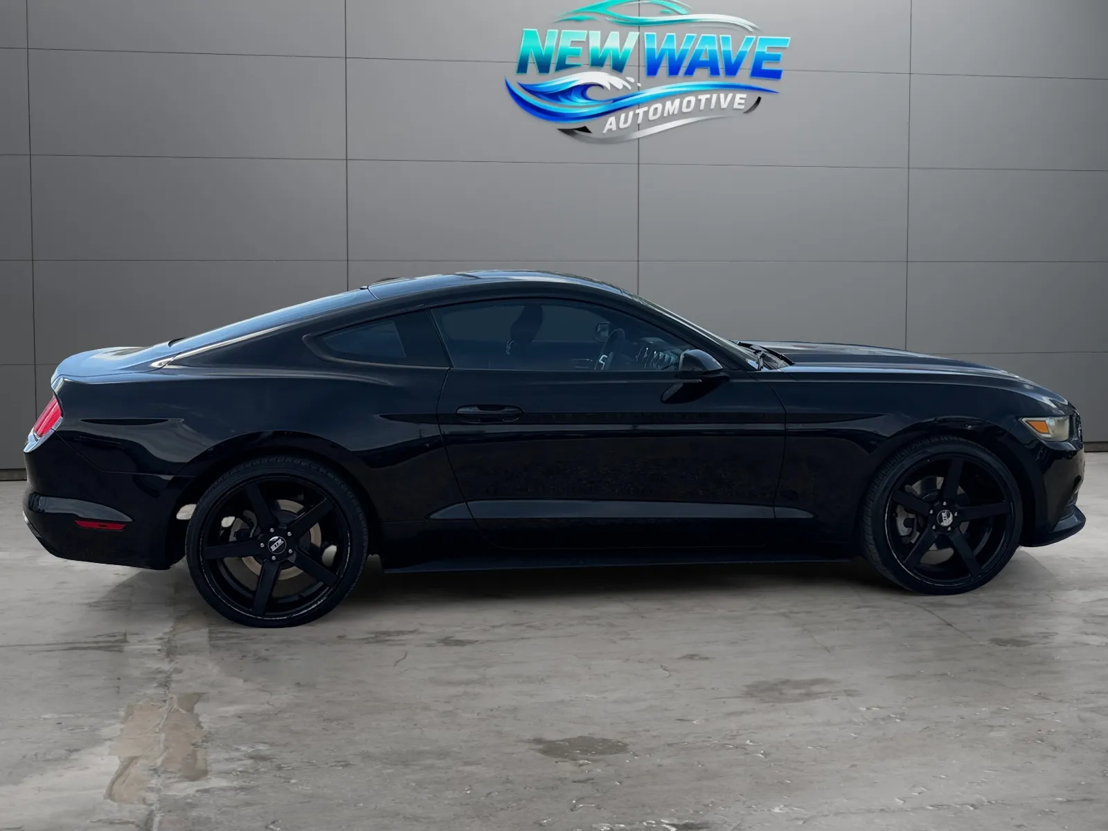 Ford Mustang photo 6