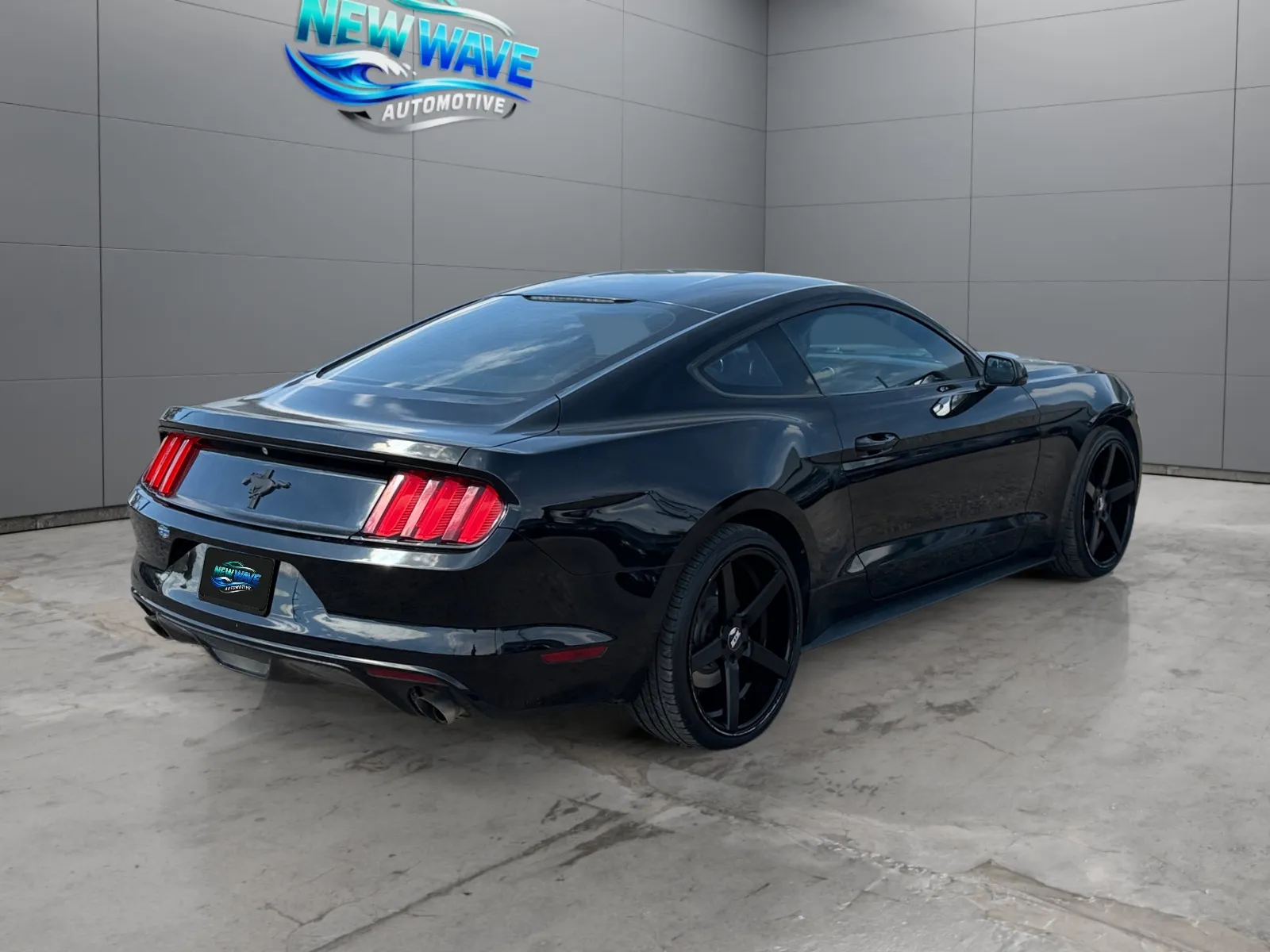 Ford Mustang photo 5