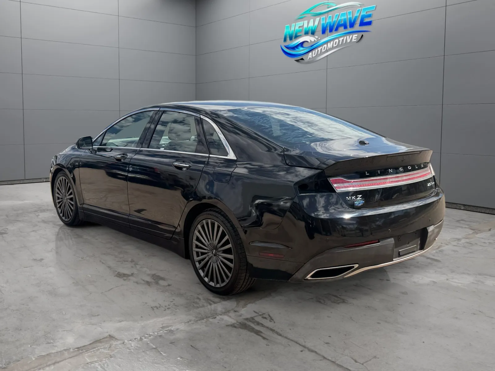 Lincoln MKZ photo 3