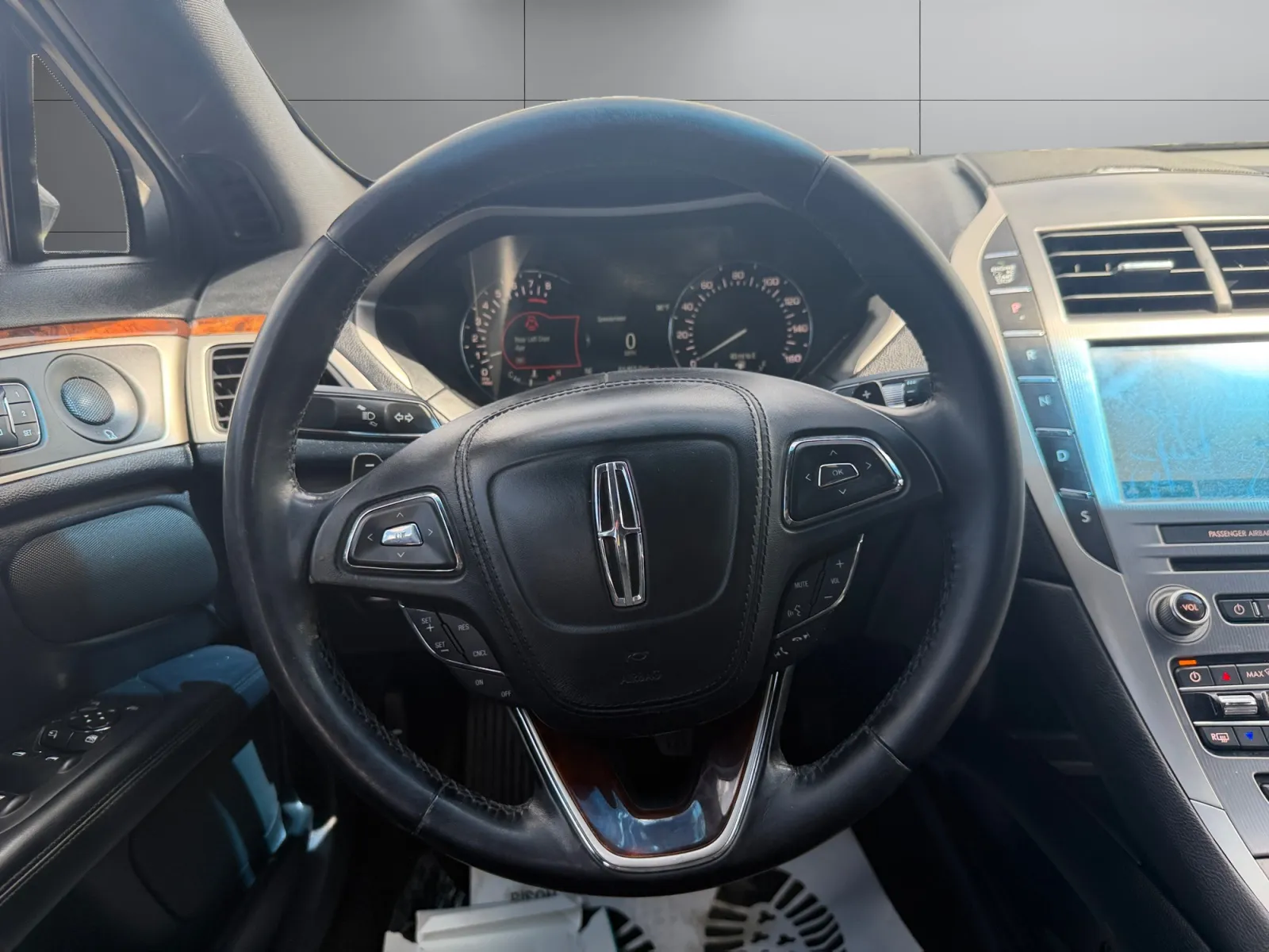 Lincoln MKZ photo 13