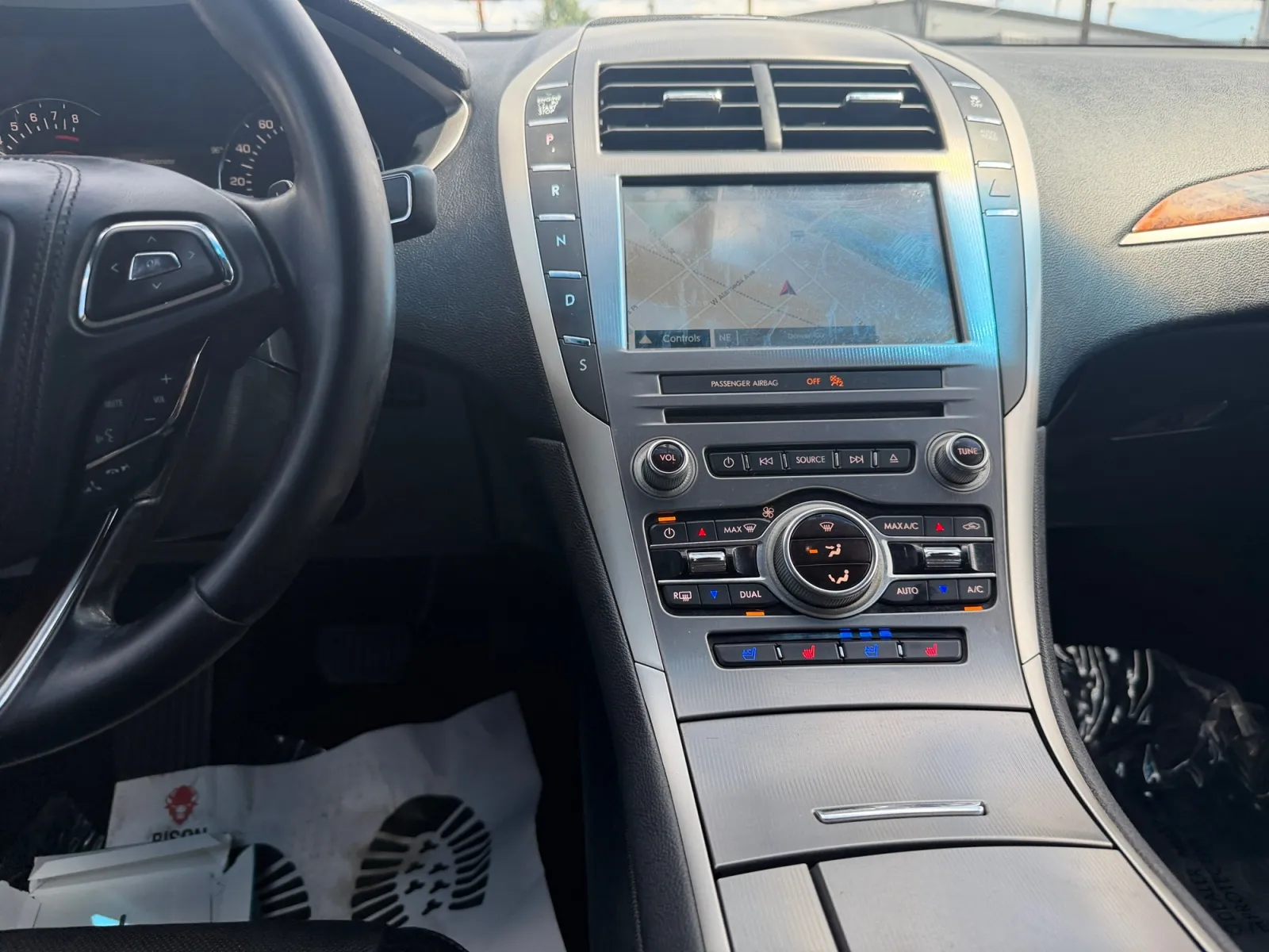Lincoln MKZ photo 15