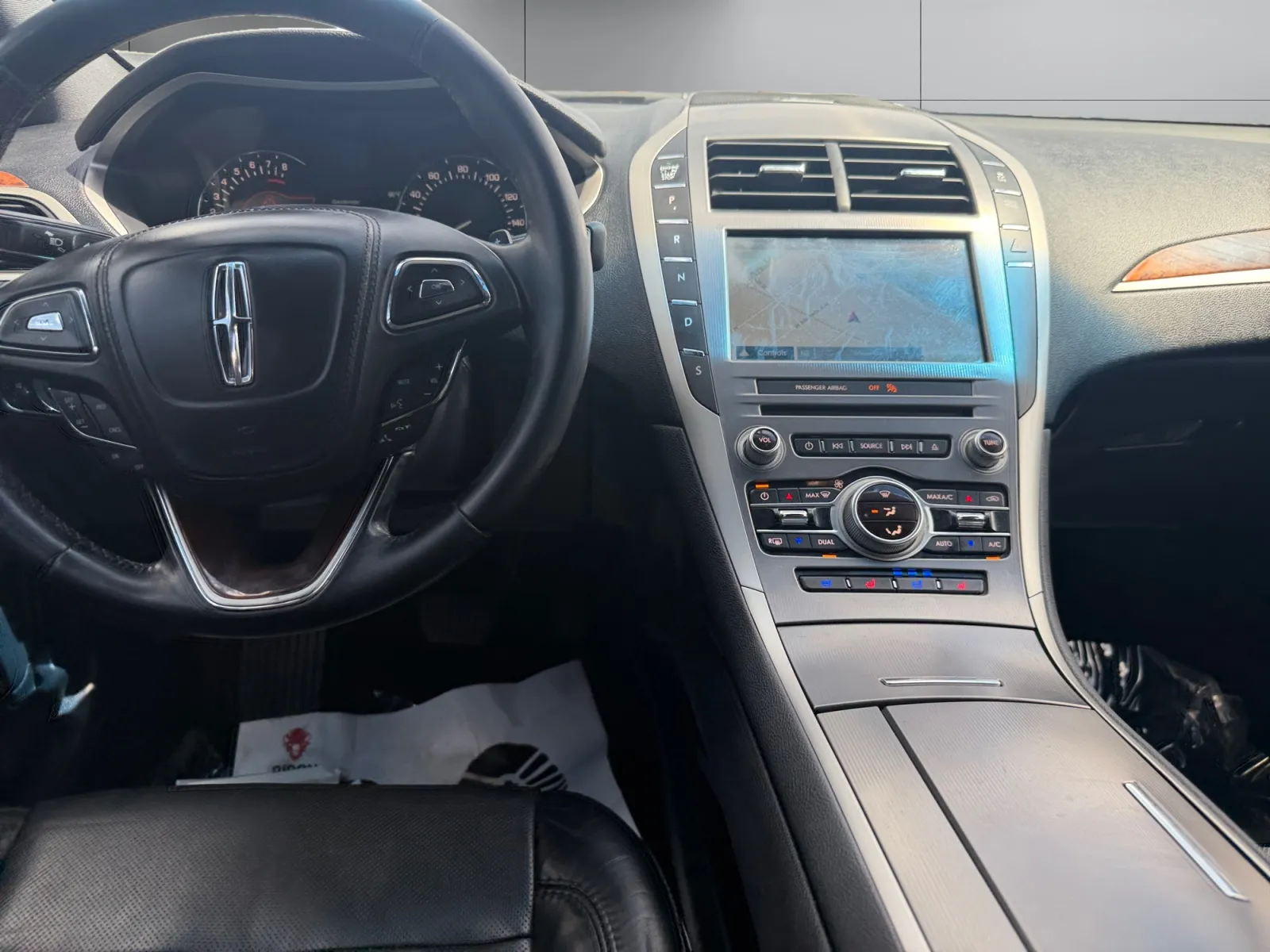 Lincoln MKZ photo 12