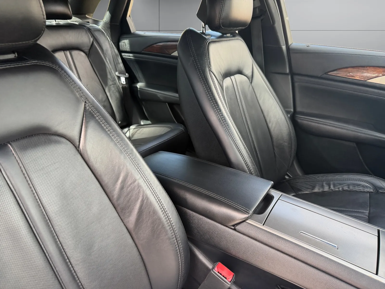 Lincoln MKZ photo 18