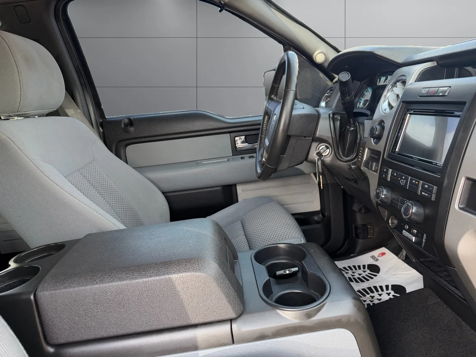 Ford F-150 photo 17