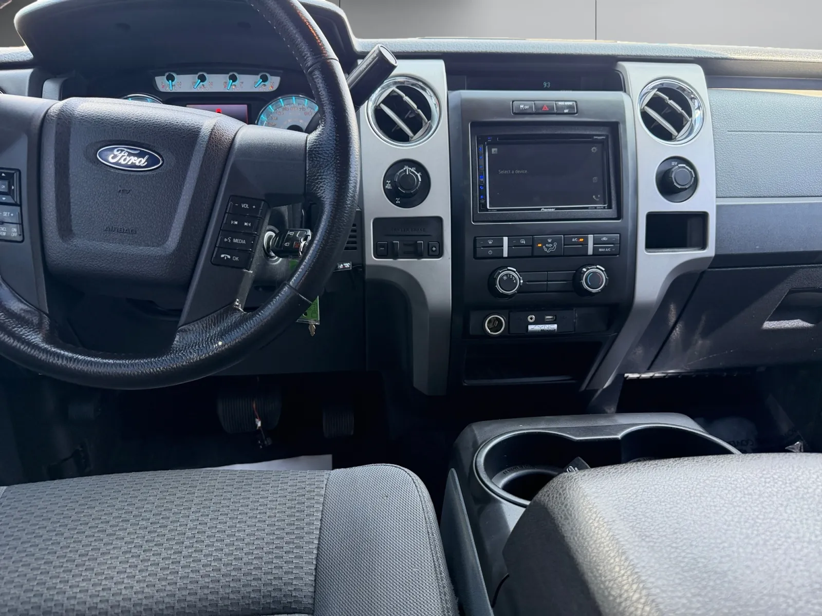Ford F-150 photo 12