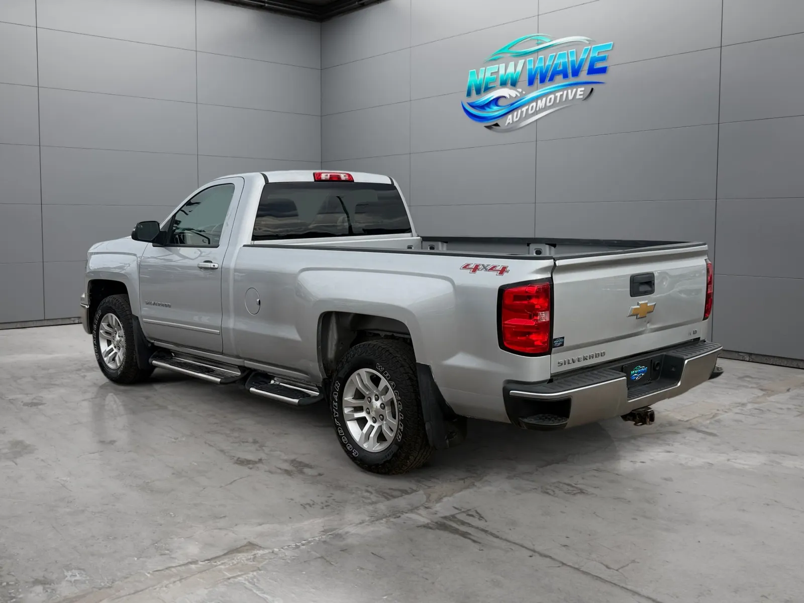 Chevrolet Silverado photo 3