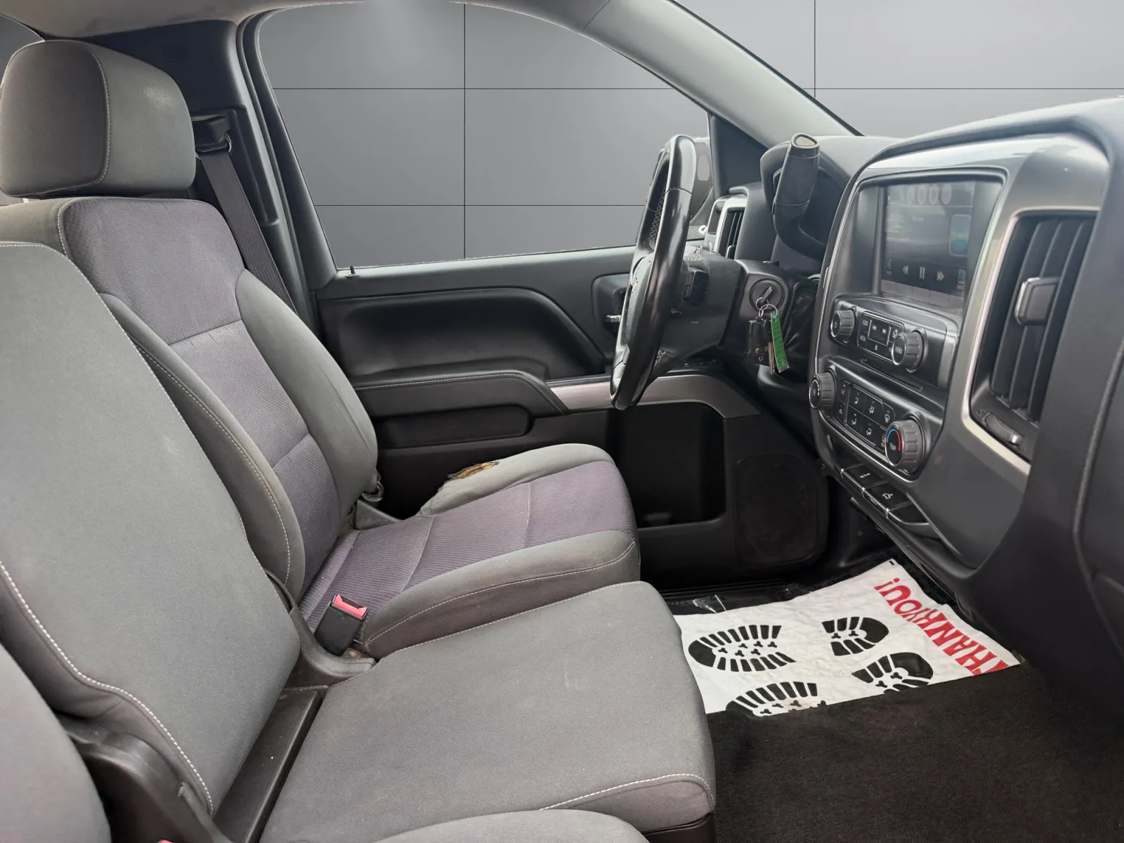 Chevrolet Silverado photo 17
