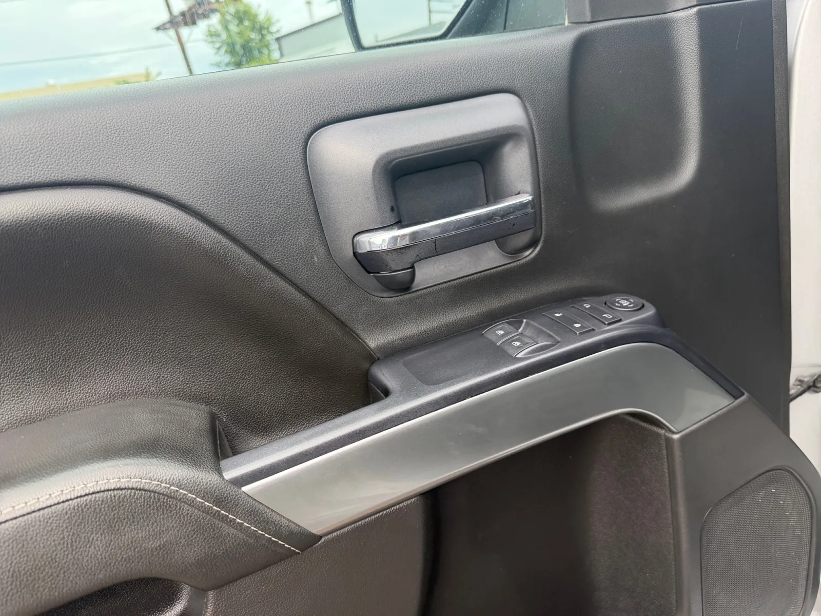 Chevrolet Silverado photo 11