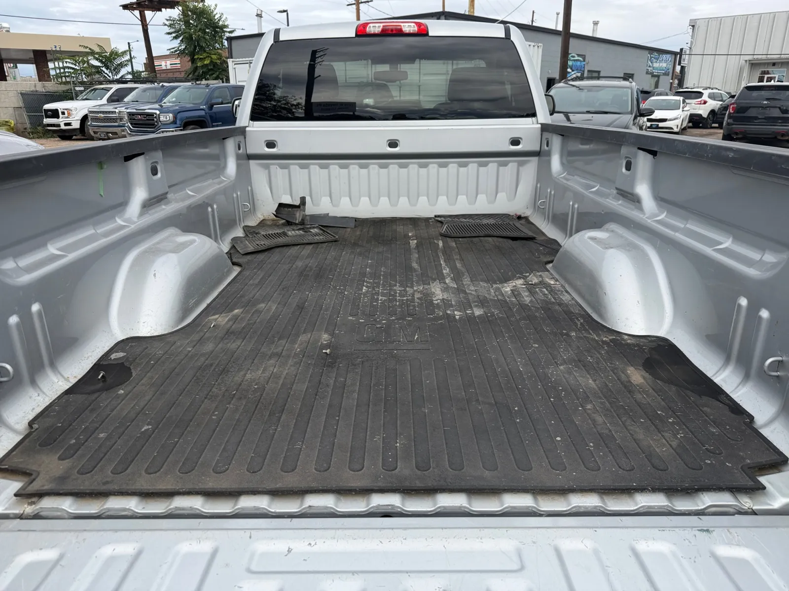 Chevrolet Silverado photo 19
