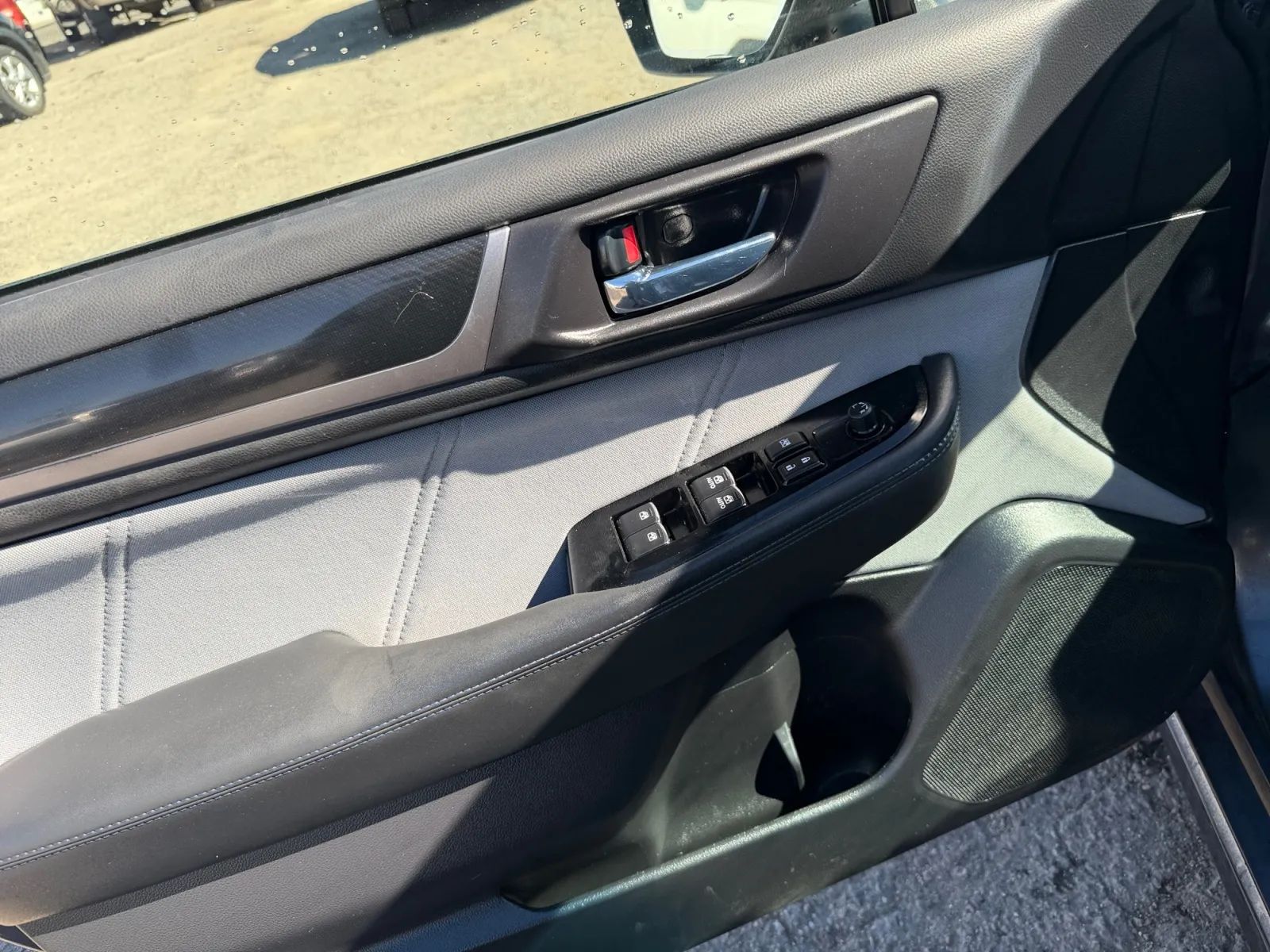 Subaru Legacy photo 11