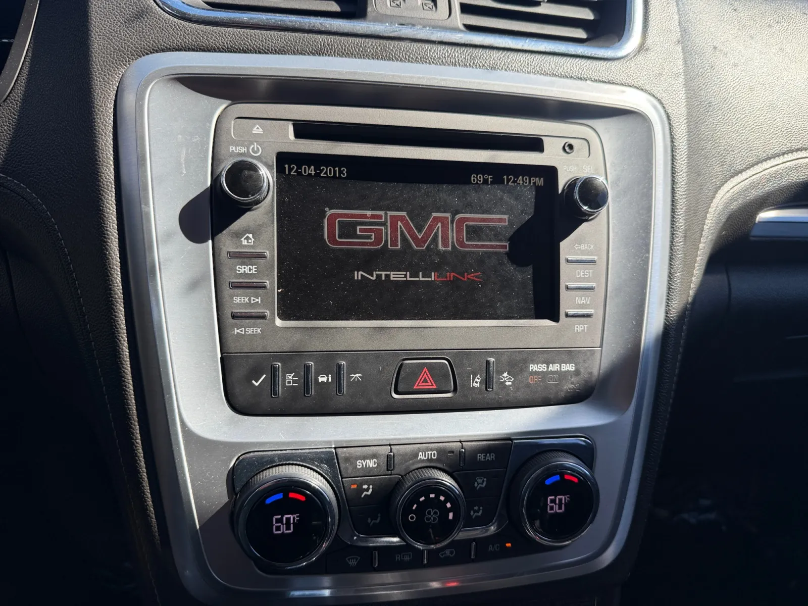 GMC Acadia photo 21