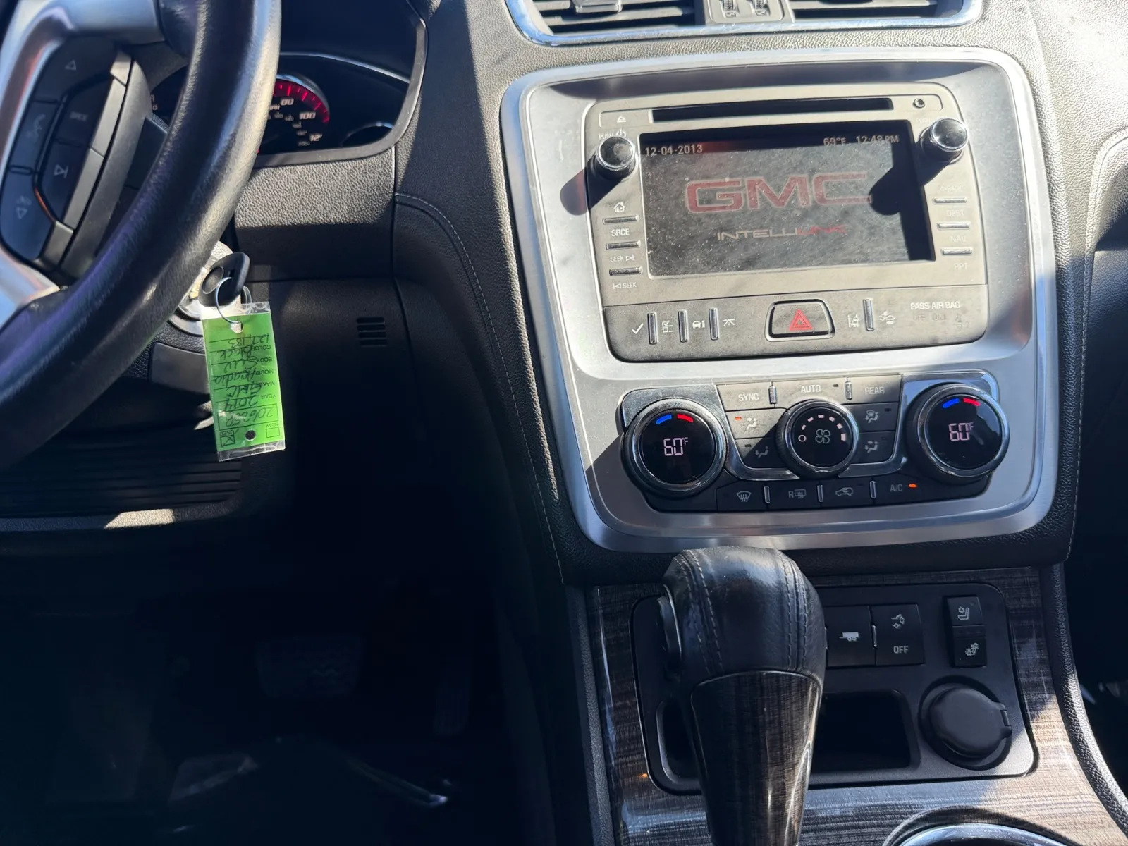 GMC Acadia photo 15