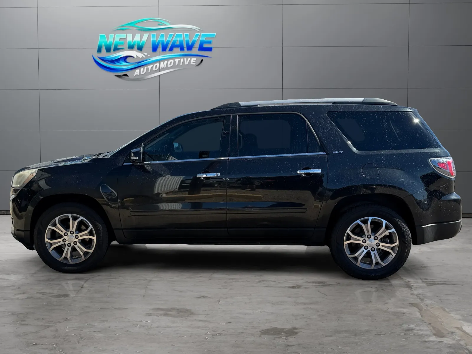 GMC Acadia photo 2