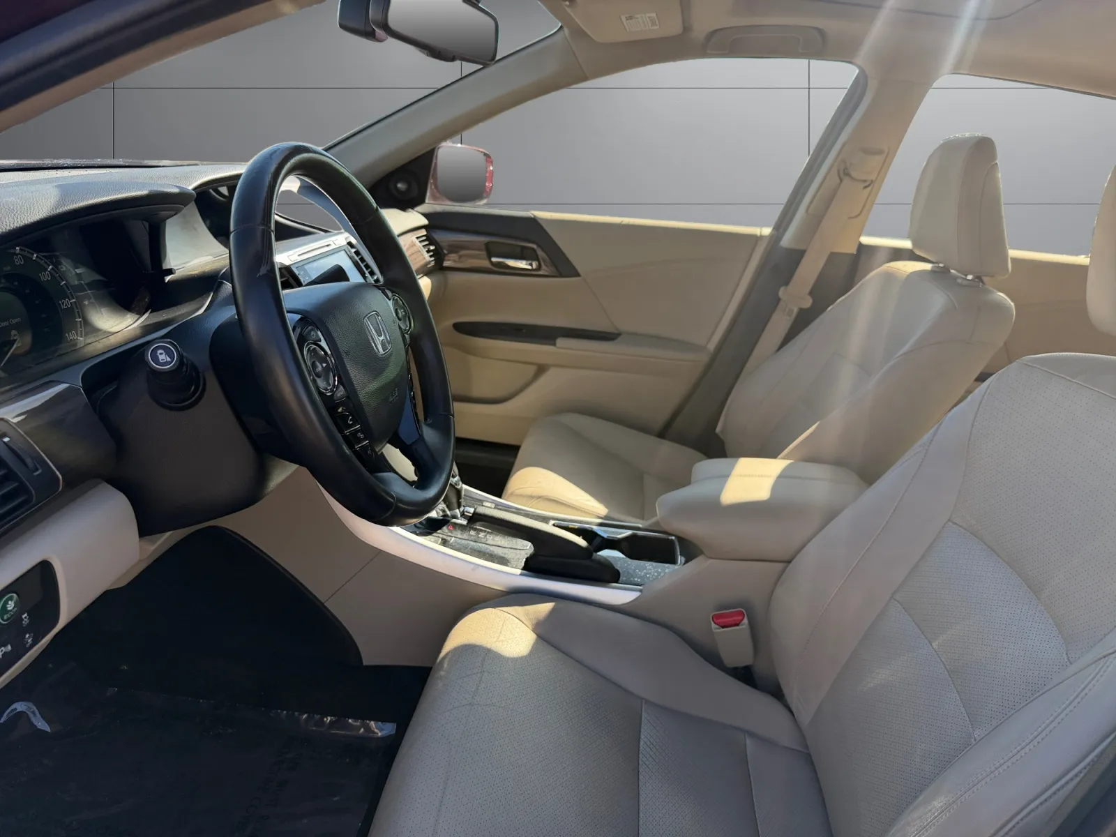 Honda Accord photo 10