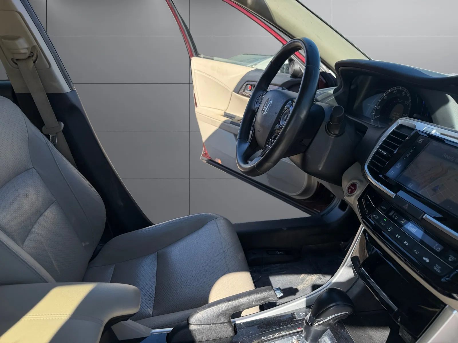 Honda Accord photo 17