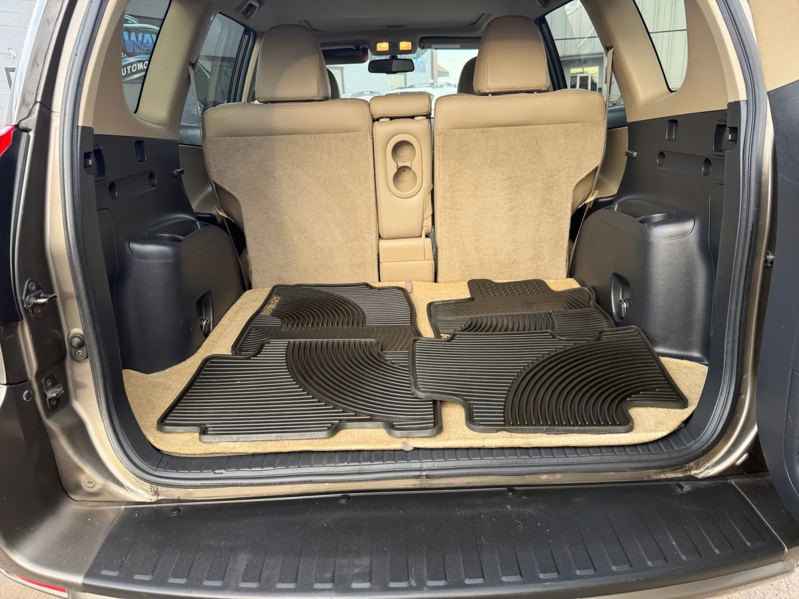 Toyota RAV4 photo 19