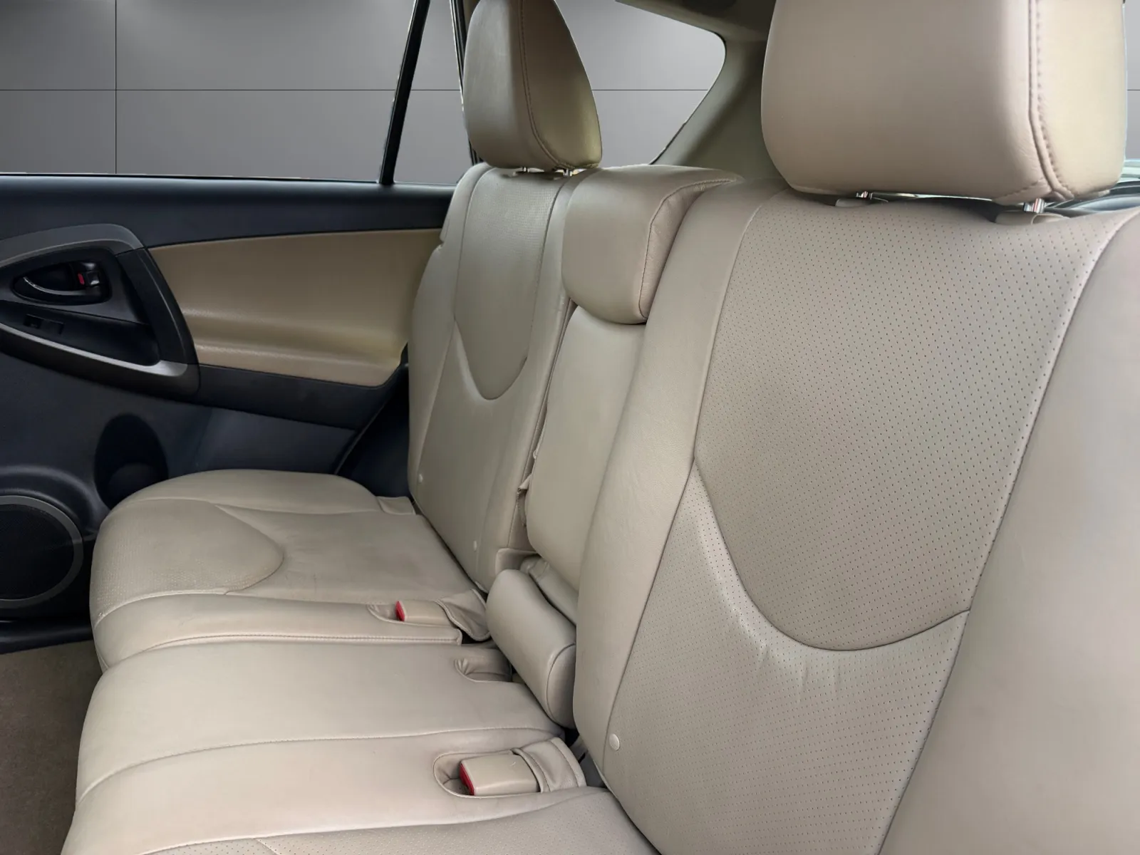 Toyota RAV4 photo 16