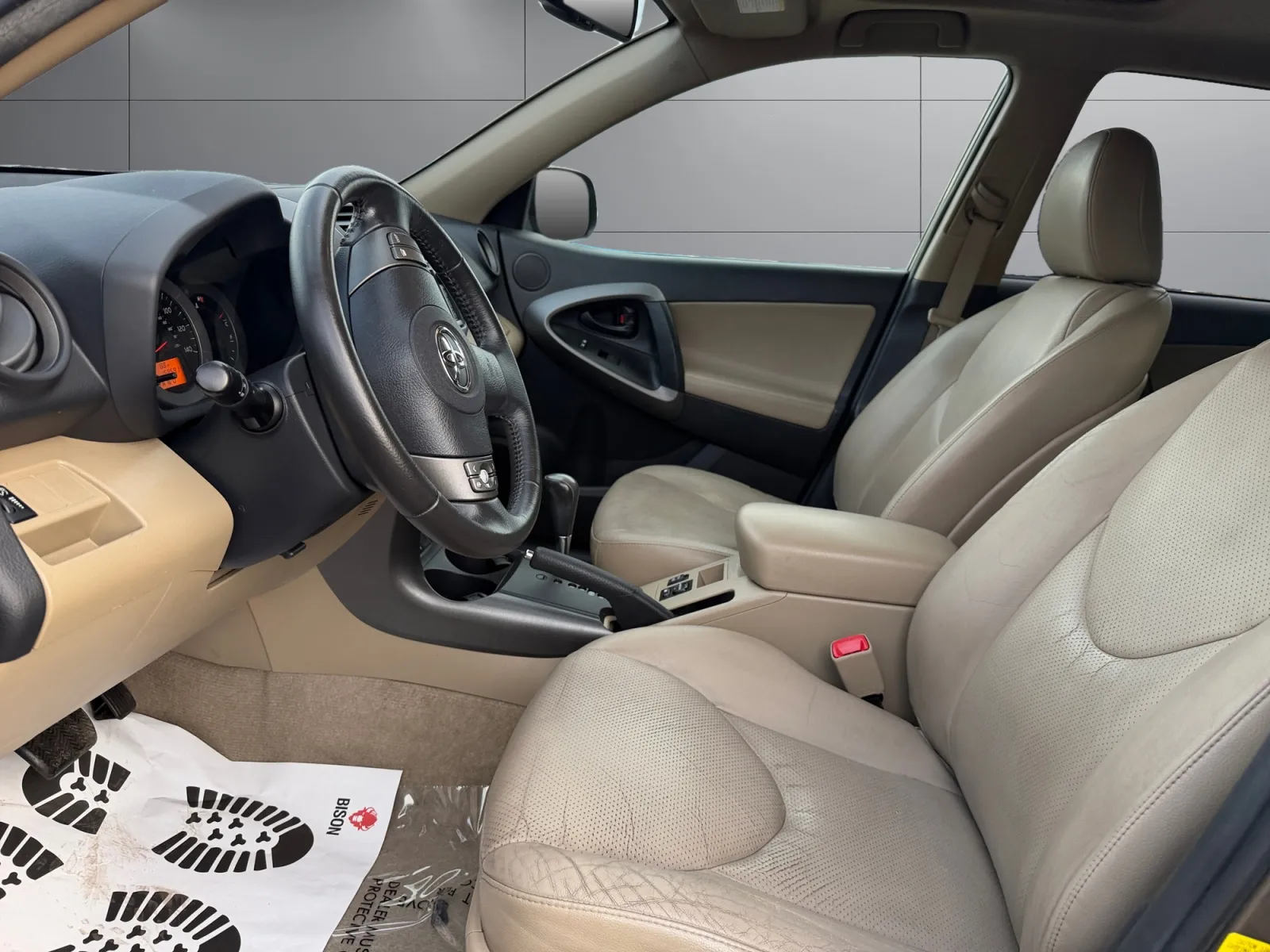 Toyota RAV4 photo 10