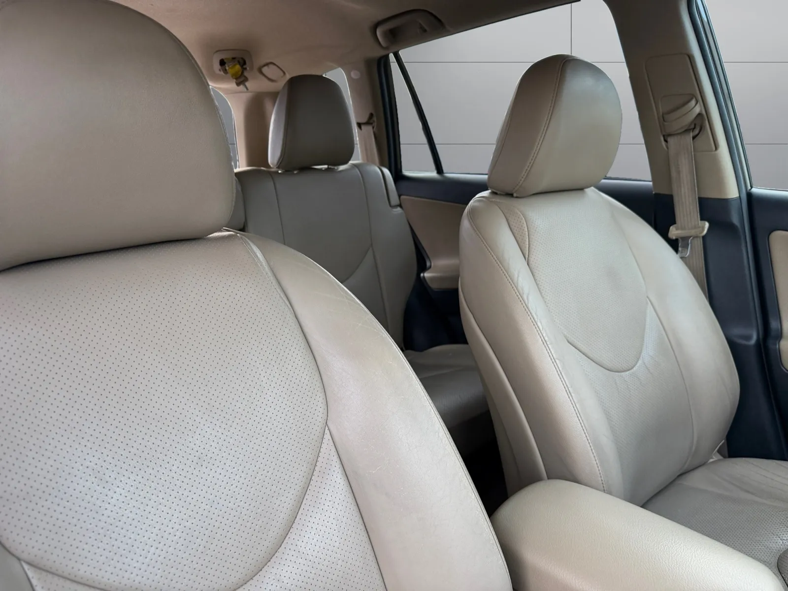 Toyota RAV4 photo 18