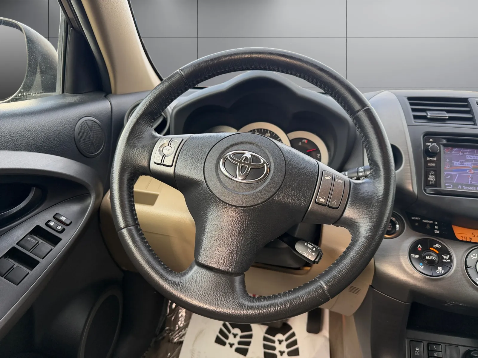 Toyota RAV4 photo 13