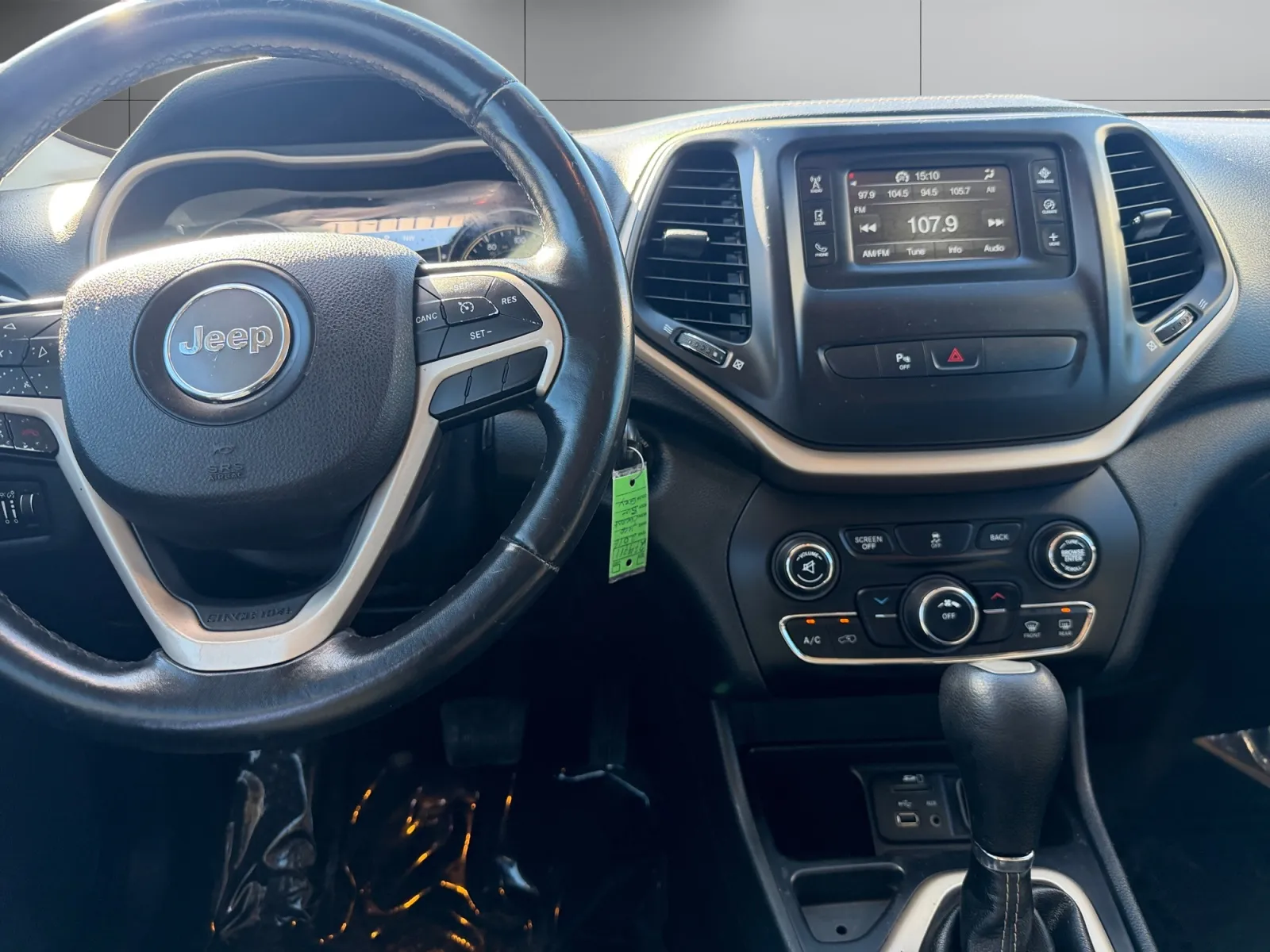Jeep Cherokee photo 12