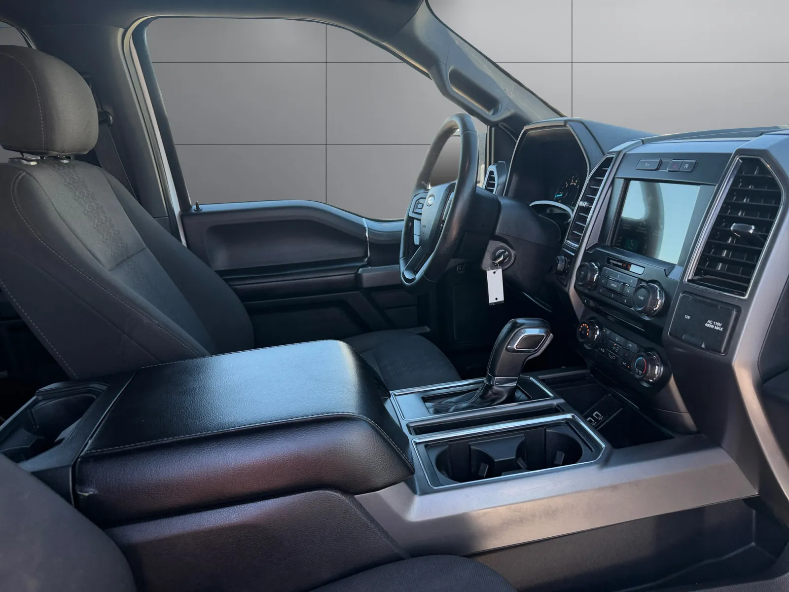Ford F-150 photo 17