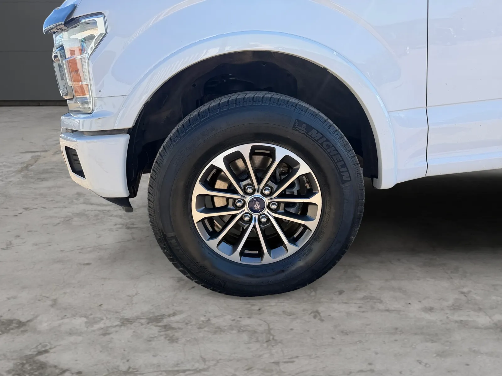 Ford F-150 photo 9