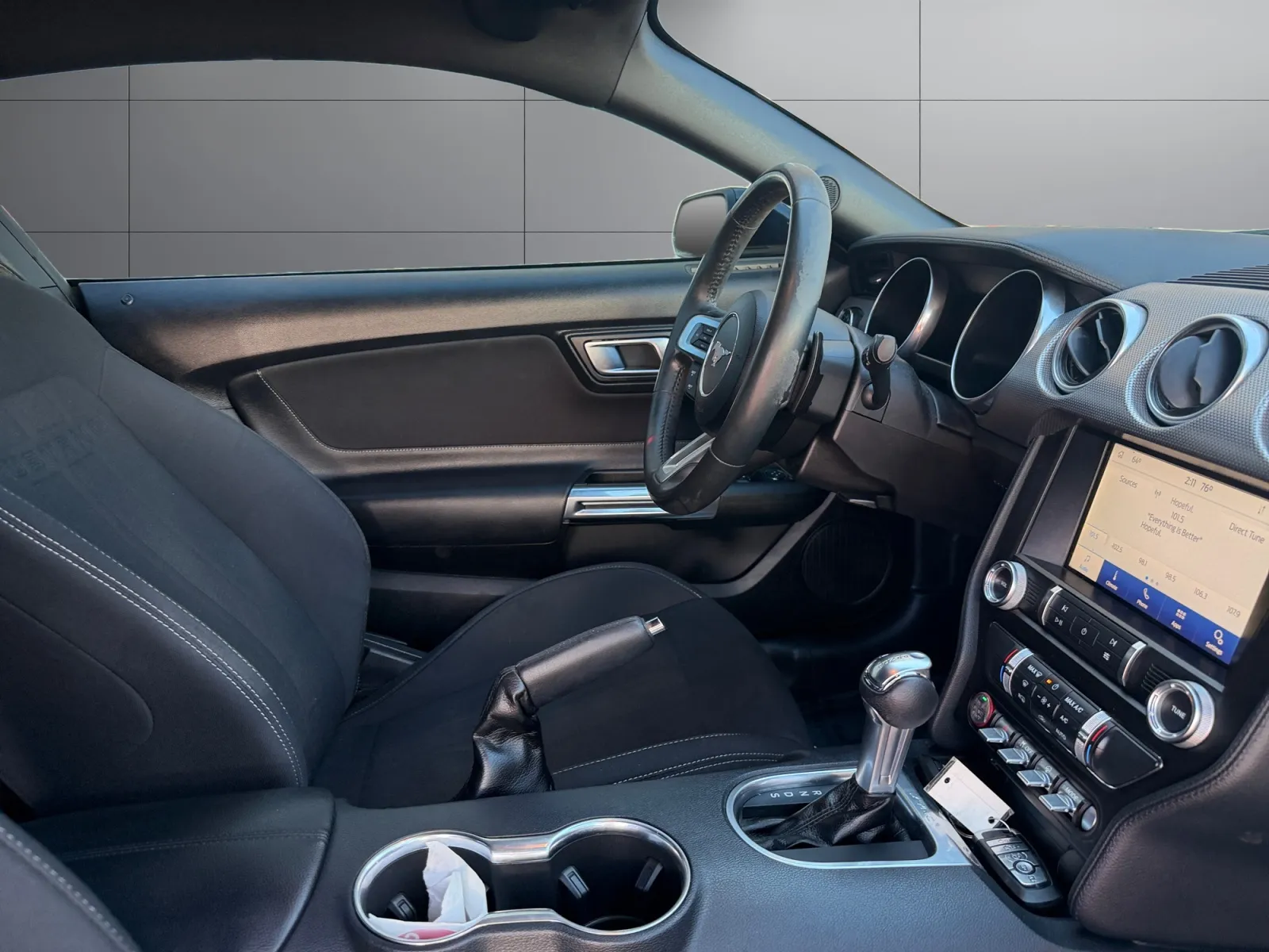 Ford Mustang photo 17