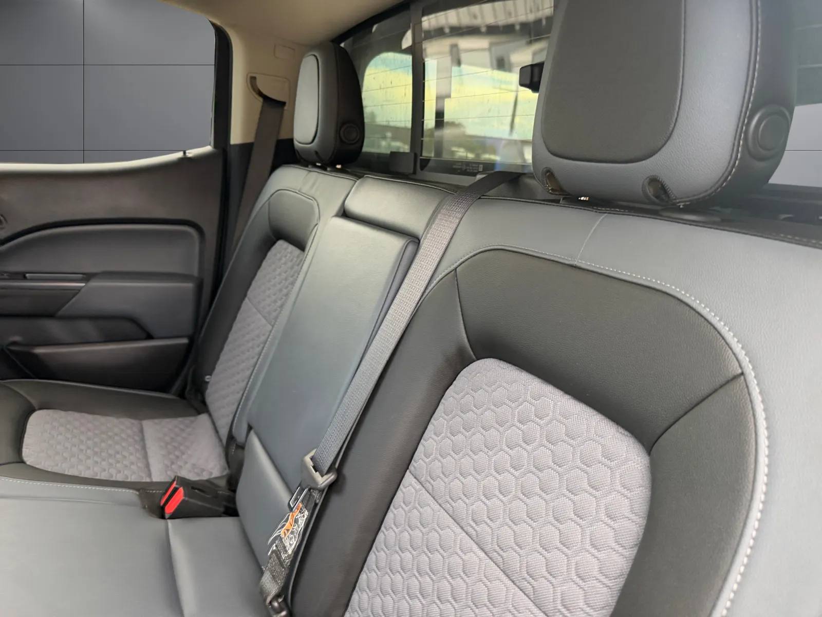 Chevrolet Colorado photo 16