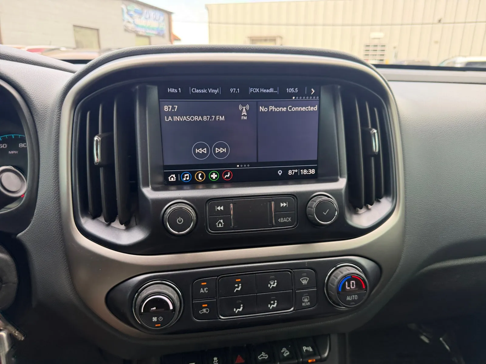 Chevrolet Colorado photo 21