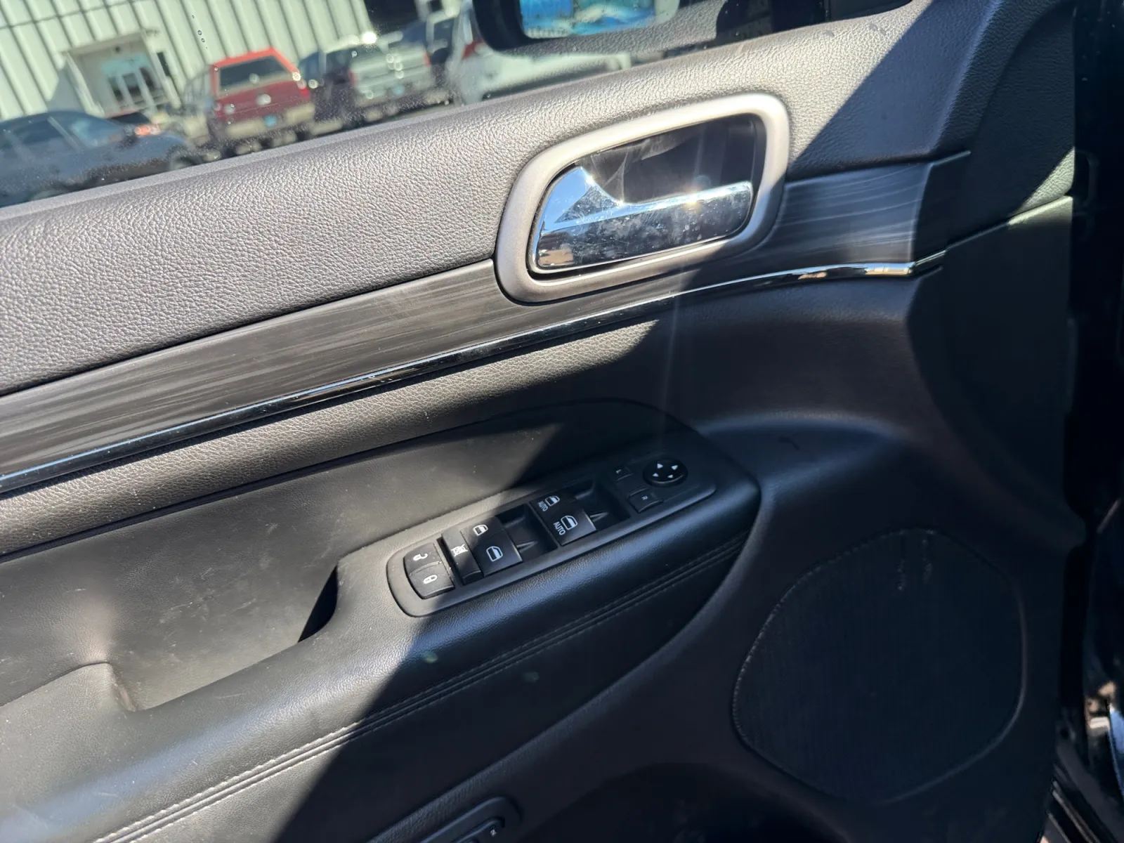 Jeep Grand Cherokee photo 11