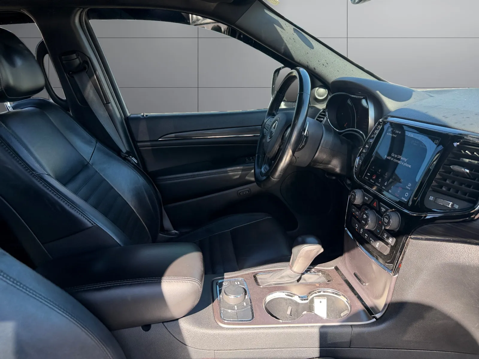 Jeep Grand Cherokee photo 17
